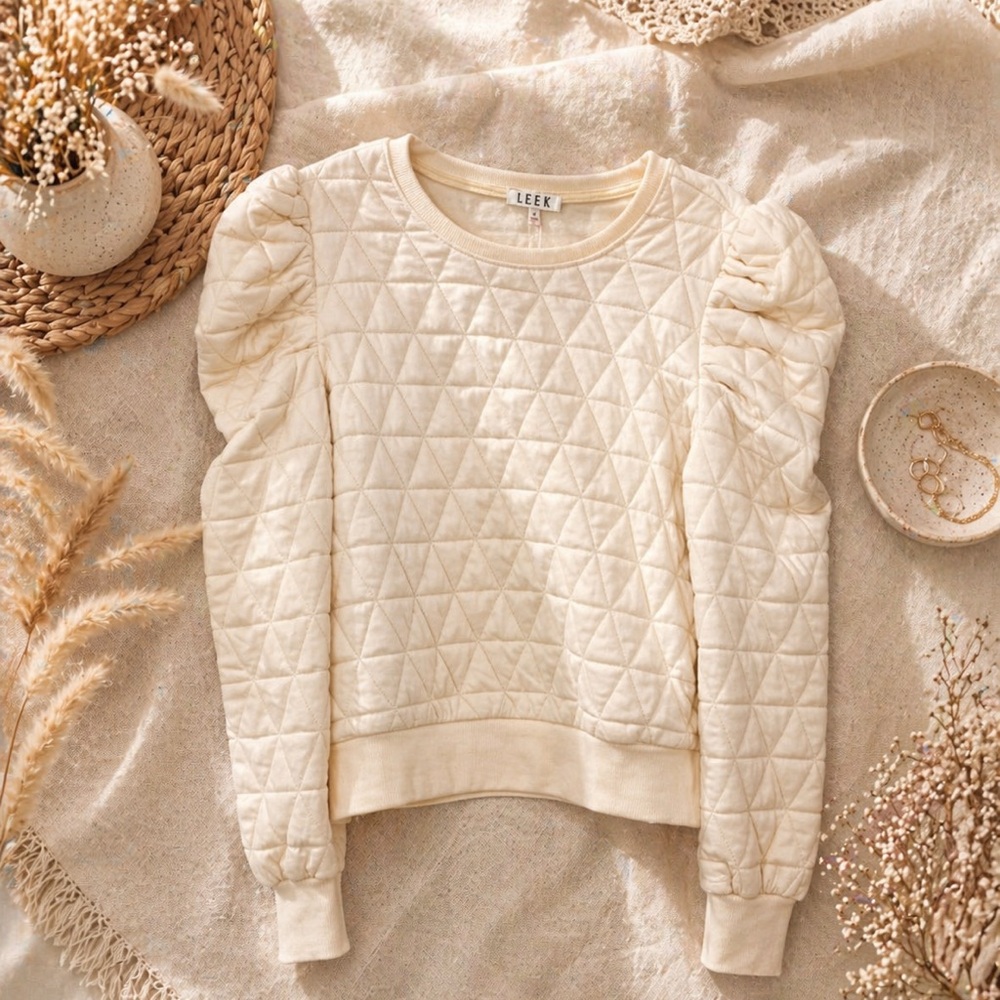 Quilted puff sleeve sweatshirt